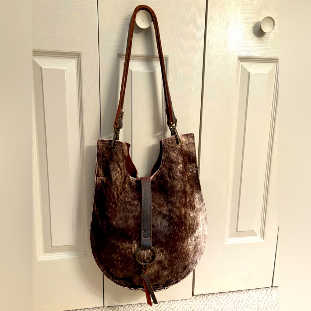 Canoe leather and cowhide shoulder purse